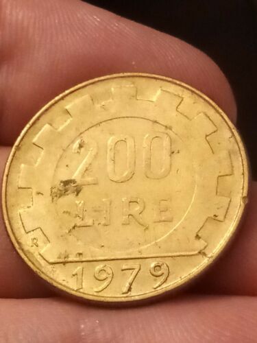 Italy 200 lire 1979 105 - 200, km#105